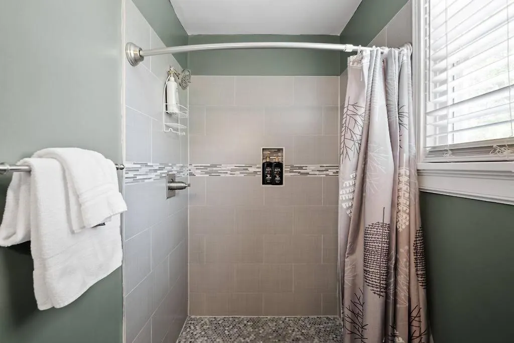 Private House + Yard Central Location To All Rva Richmond 0*,  United States